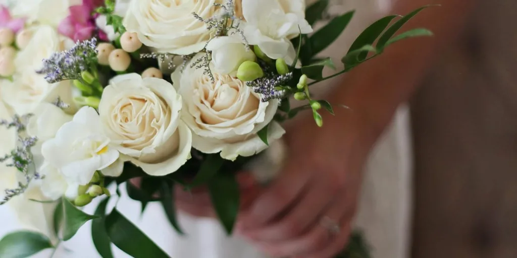 Wedding invitational flowers